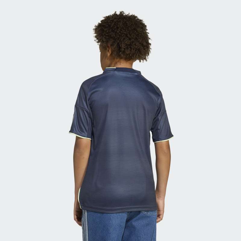 JP3947_4_APPAREL_On Model_Back View_grey