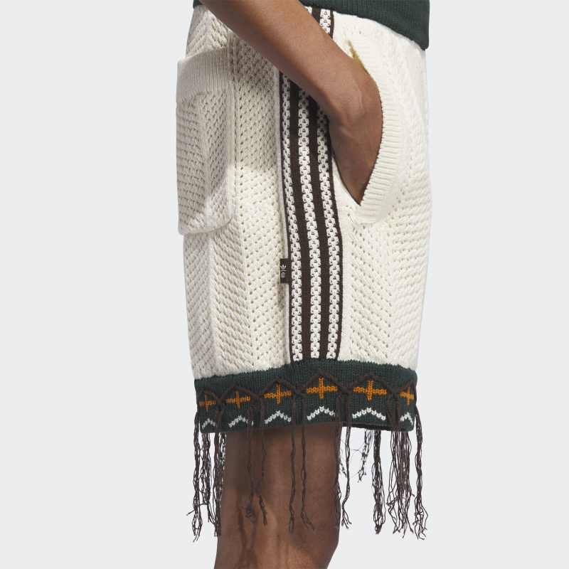 JX6554_7_APPAREL_On-Model_Detail-View-1_grey
