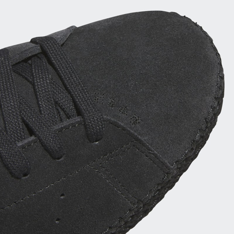 JQ9227_9_FOOTWEAR_Photography_Detail-View-2_grey