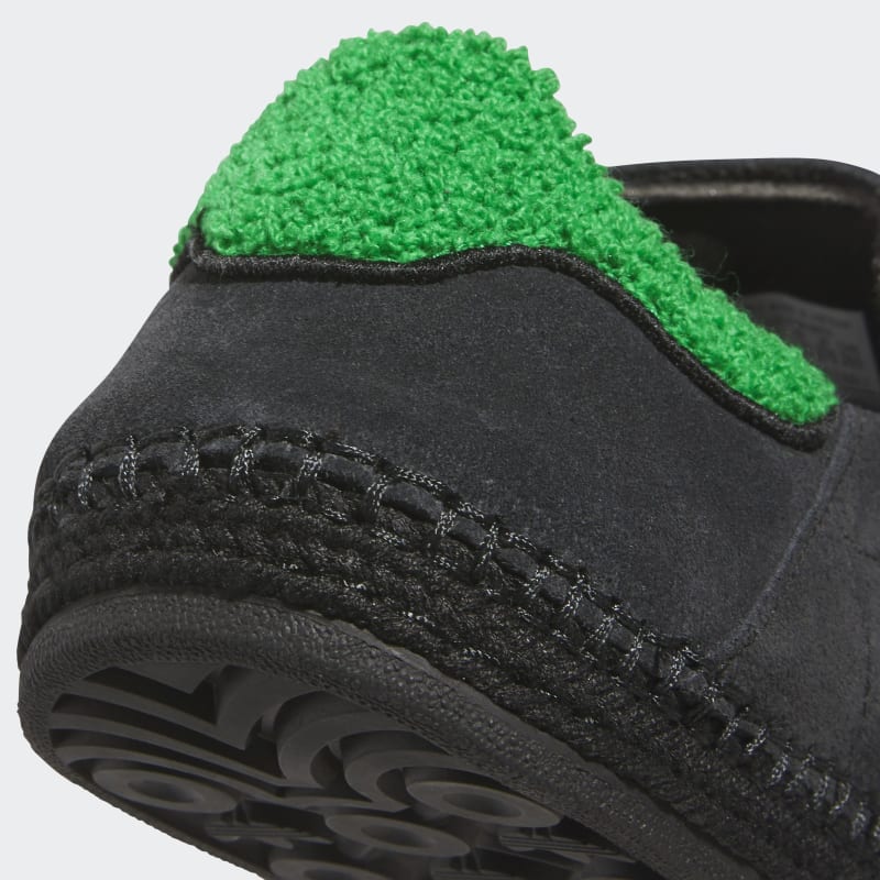 JQ9227_8_FOOTWEAR_Photography_Detail-View-1_grey