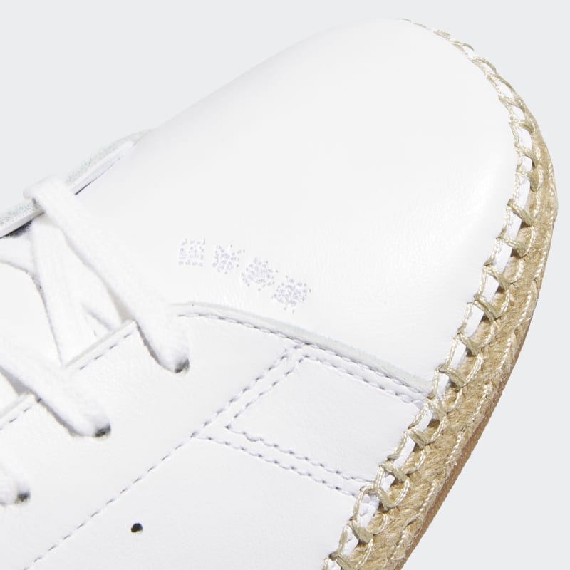 JQ9226_8_FOOTWEAR_Photography_Detail-View-1_grey