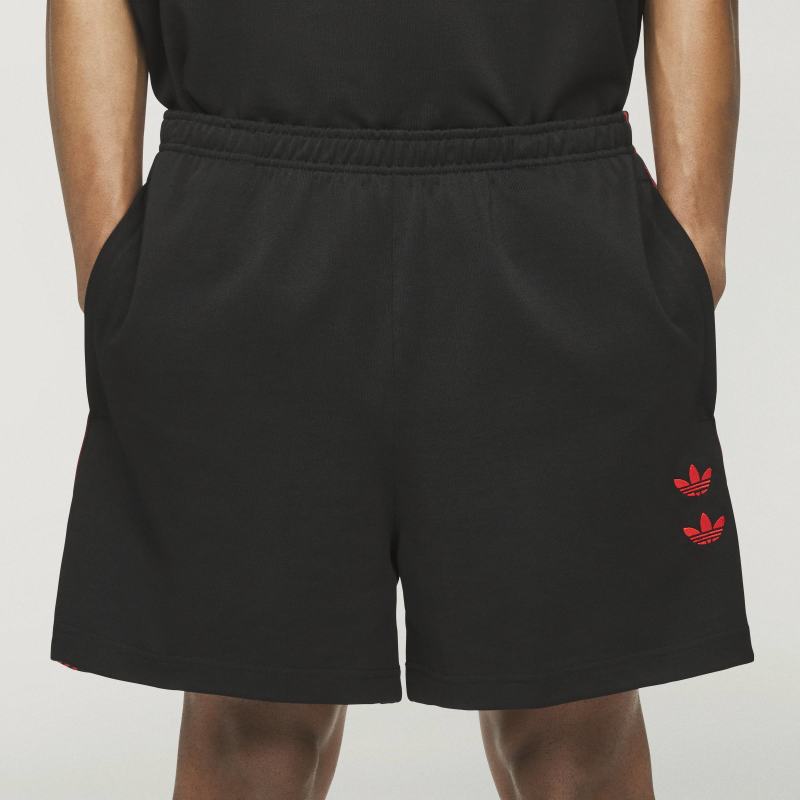 KB7236_9_APPAREL_On-Model_Detail-View-2_grey