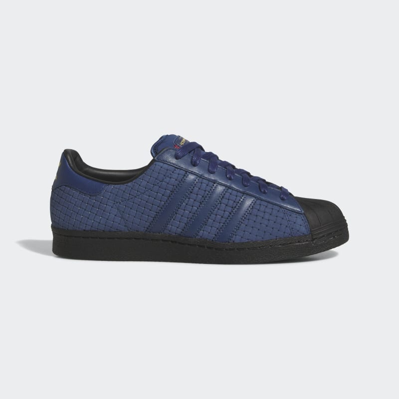 JS2594_1_FOOTWEAR_Photography_Side-Lateral-Center-View_grey