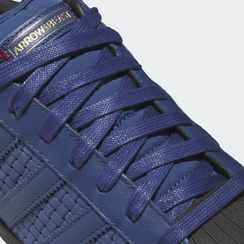 JS2594_8_FOOTWEAR_Photography_Detail-View-1_grey