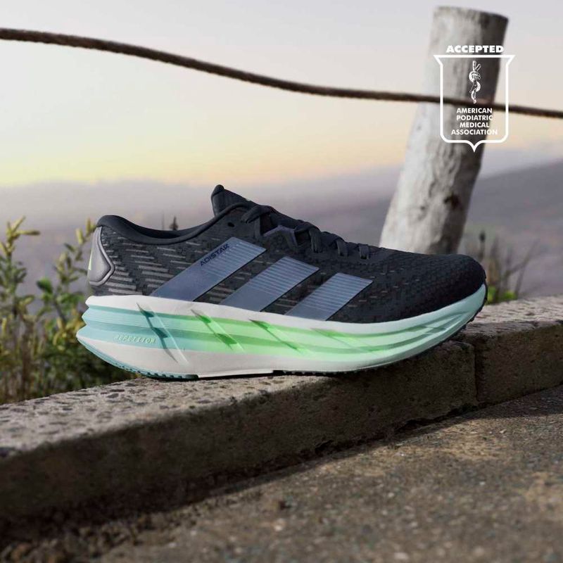 JR0310_17_FOOTWEAR_Photography_HeroMrktng-View-3